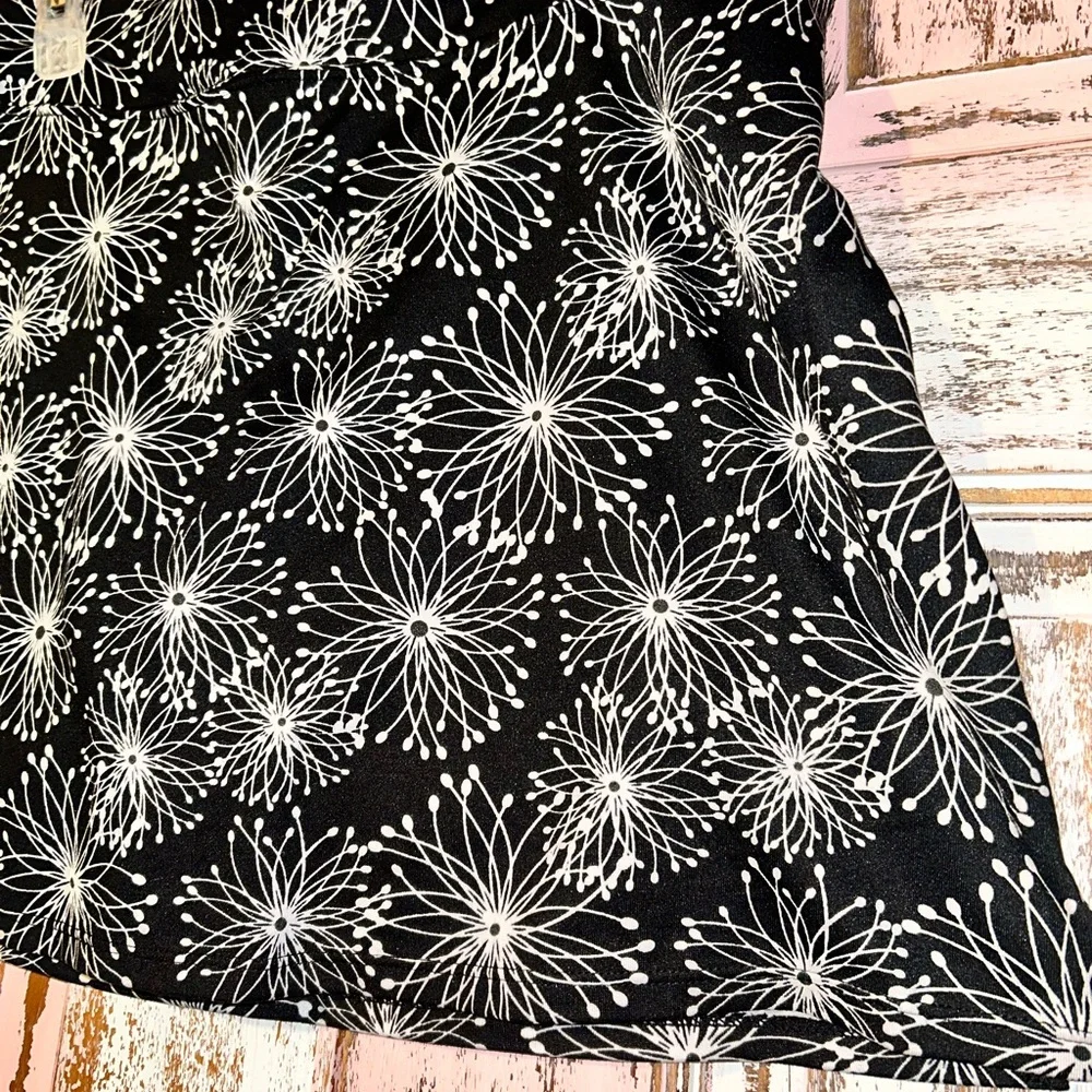 Tranquility by Colorado Clothing Black and White Floral Mini Skirt